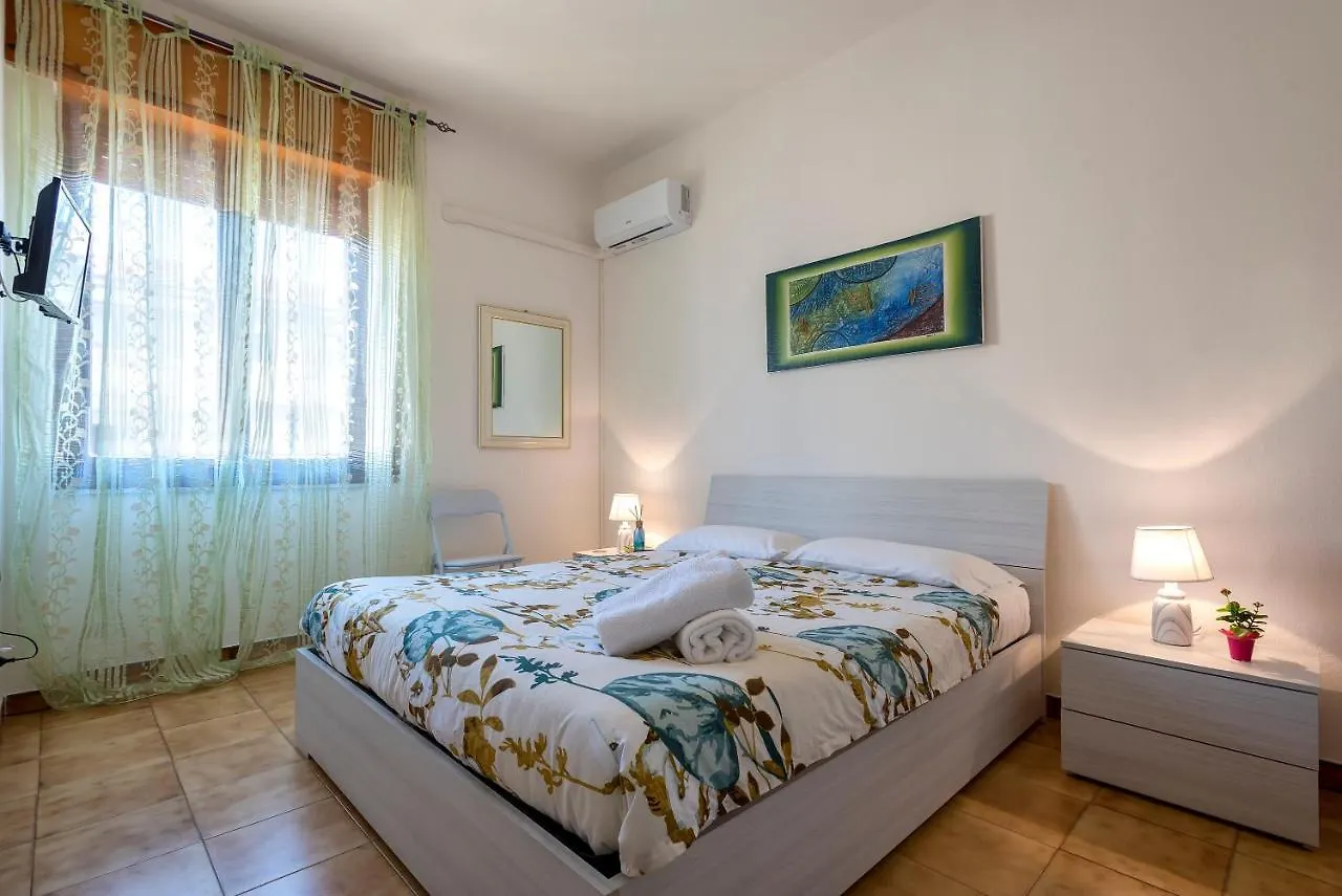 Sardinia Rooms Alghero 2*,
